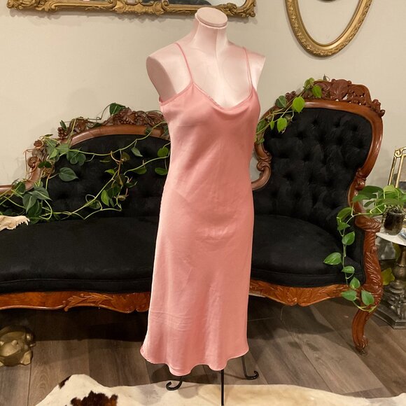 Vintage y2k Victoria's Secret liquid Satin Slip Dress Strap Size M Pink